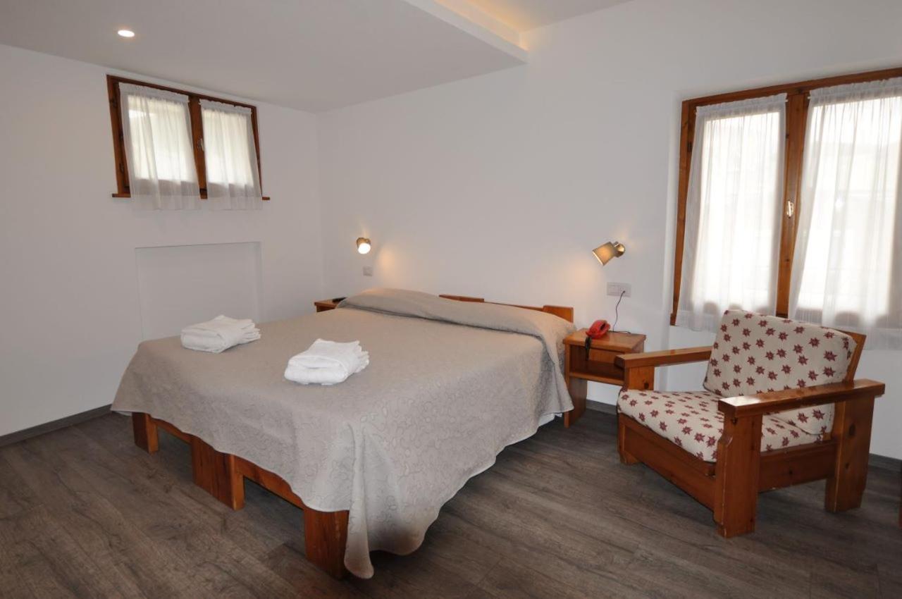 Meuble Albergo Dante Bormio Bagian luar foto