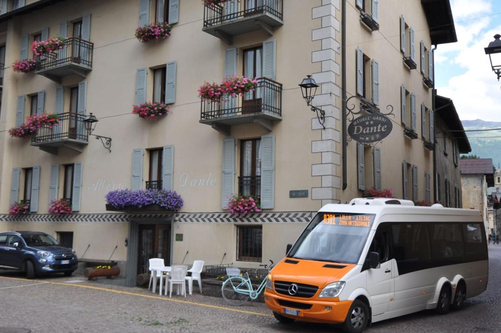 Meuble Albergo Dante Bormio Bagian luar foto