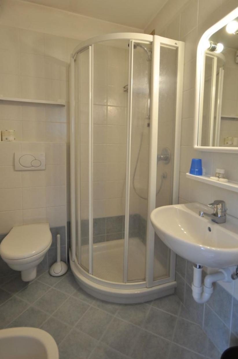 Meuble Albergo Dante Bormio Bagian luar foto