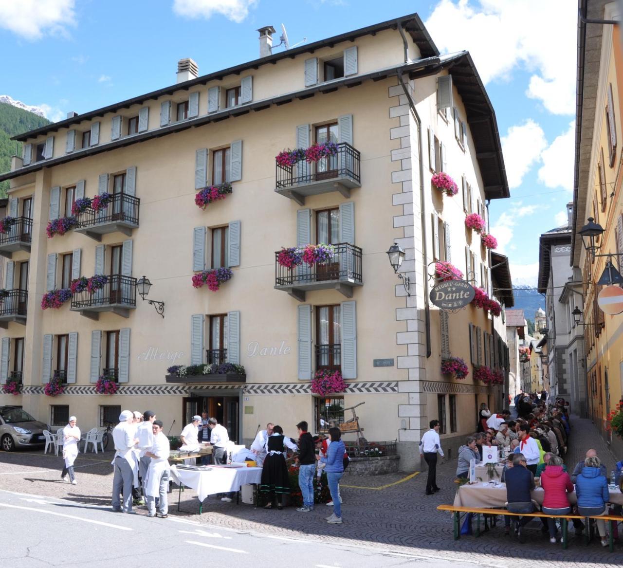 Meuble Albergo Dante Bormio Bagian luar foto