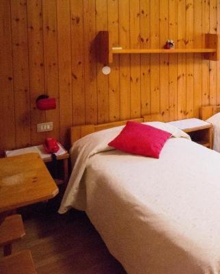 Meuble Albergo Dante Bormio Bagian luar foto