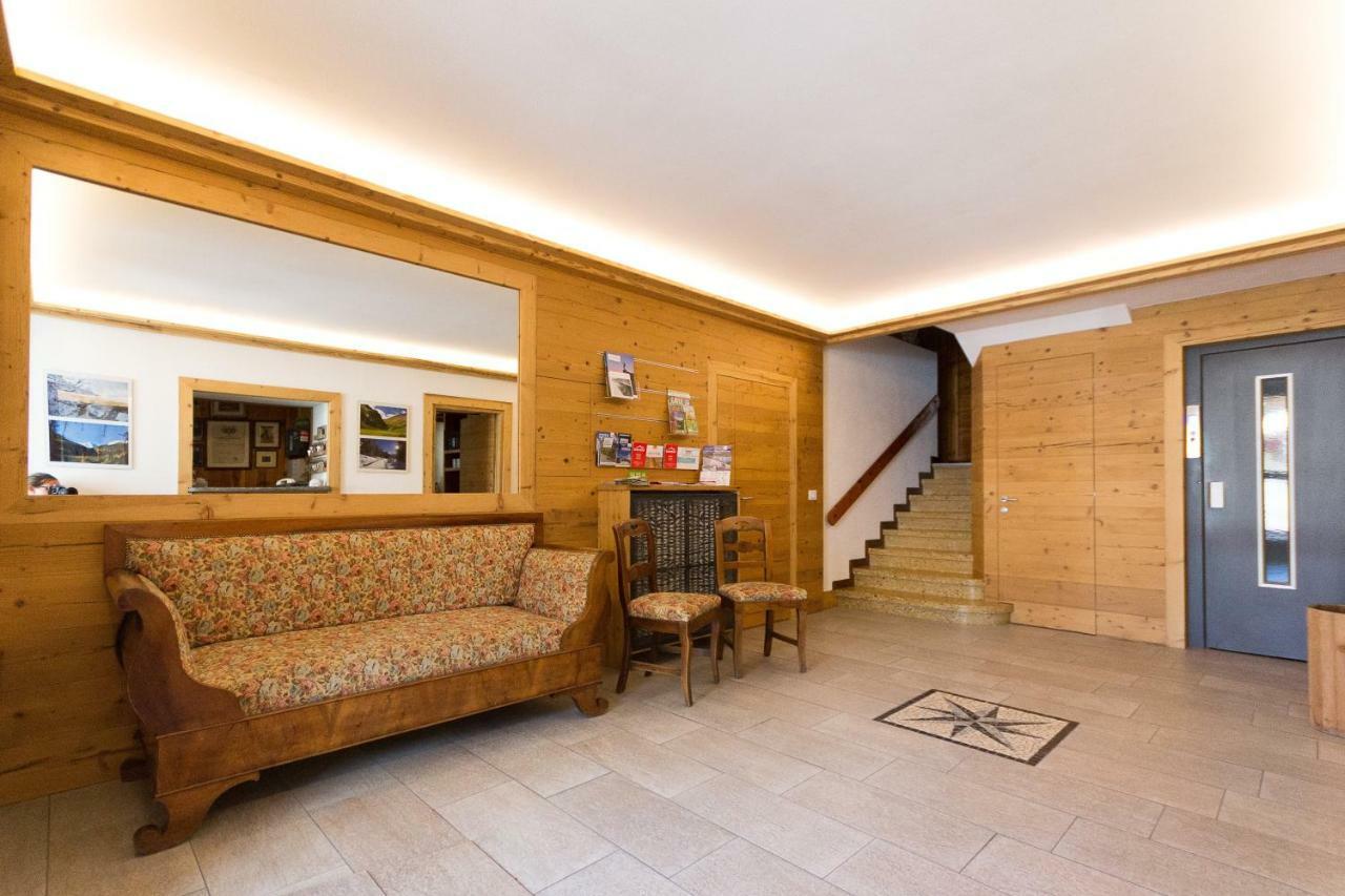 Meuble Albergo Dante Bormio Bagian luar foto