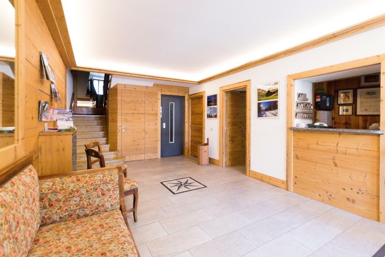 Meuble Albergo Dante Bormio Bagian luar foto